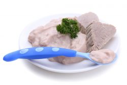 Когда и как вводить мясо в прикорм ребенку