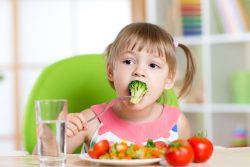 Вегетарианство и дети: чем кормить ребенка-вегетарианца